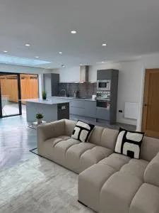 Luxury Modern Home Near Liverpool - 威勒尔