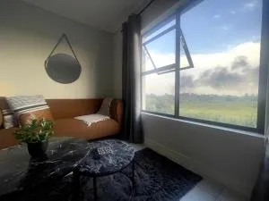 ZEE GP 10 Min from OR Tambo - 杰米斯顿