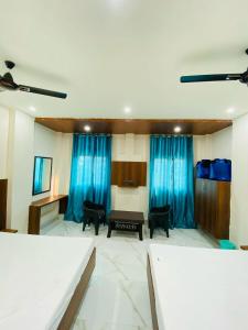 Gyanav Hotel and Restaurant