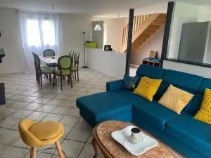 Country house with unfenced garden - Diges