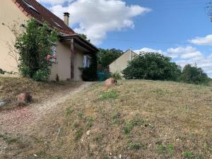 Country house with unfenced garden
