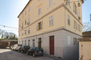 Ninael International Home