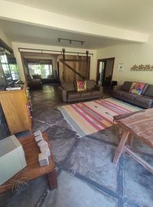 Sítio em guapimirim de frente a cachoeira do escorrega