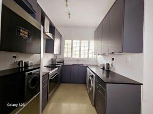 Rosebank Retreat, No Blackout