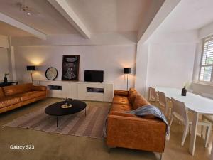 Rosebank Retreat, No Blackout