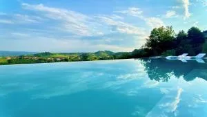 Casa Profumi di Barbera - Infinity Pool, Luxurious bedrooms and Historic Charm - جوفونه