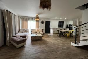 Villas Maison neuve 4 chambre avec jacuzzi : photos des chambres
