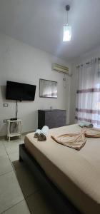 Double room with shared bathroom