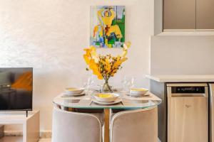 Studio Cosy, corniche à 2 min , Parking , Netflix