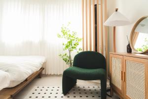 Special Offer,3 minutes to Airport Bus, 3 Bedrooms, 4 Beds, Accommodates up to 7 Guests, Near Hongje Waterfall