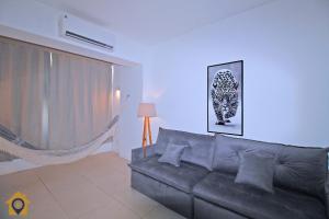 Moderno e Estiloso: 2 Quartos, Perto da Praia