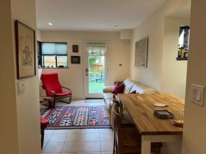 Sunny Garden Suite, Perfect Locale