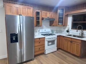 Modern Bedroom in Long Beach 1
