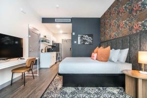 Musically Inspired Dual Stay - Near Cherry Street
