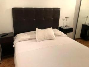 Alquiler por dia Palermo a pasos de la Rural hasta 5 personas piscina wifi cocheras gimnasio sauna Se solicita SEÑA