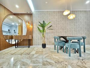 Bright apartment near Bolhao metro station