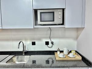 Bright apartment near Bolhao metro station
