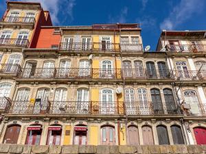 Charming riverview apartment in Porto