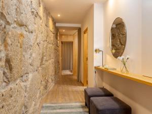 City Apartment with River Views