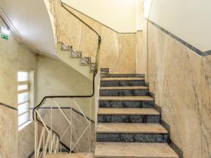 Spacious 4-Bedroom Apartment in Porto