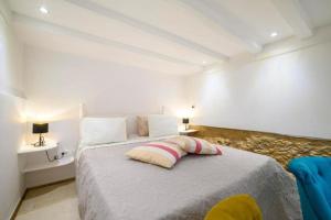 Apartments with WiFi Sibenik - 23803