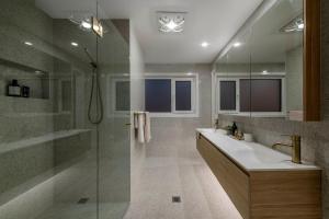 4Bedroom Luxury home with Comfort & Stylish