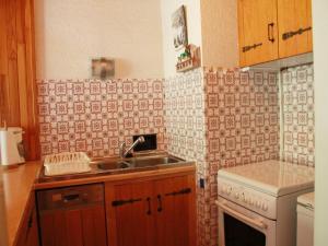 Apartment for 5 people with pool