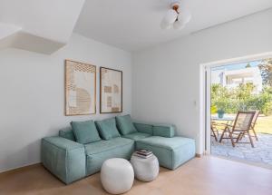 Waves & Agistri by Nest