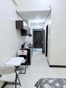 Comfy Aurora Escalades Stay Walk to Malls & MRT