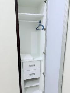 Comfy Aurora Escalades Stay Walk to Malls & MRT