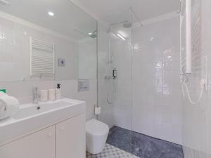 Modern studio in Porto with balcony