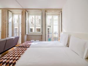 Central Porto apartment with balcony