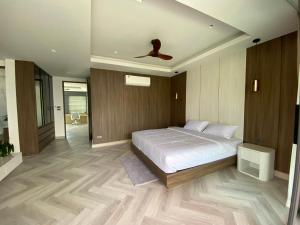 Mountain breeze villa phuket