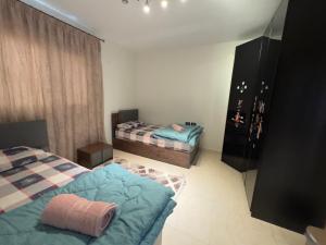 1108 . Spacious 3BR Apt. 2BA Near Airport