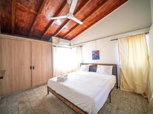 Colonial 2BR Apartment 2mins walk to beach