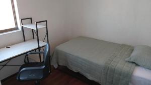 Moderno departamento, piscina y estacionamiento