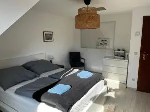 Gemütliches Privatzimmer Hamburg nahe Flughafen und City - 亨施泰特-乌尔茨堡