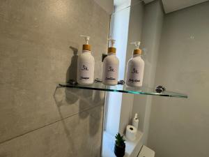 Black & White Self Catering