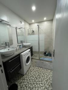 Lovely Emile Zola apartment