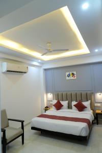 Hotel Mavens House Artemis Hospital Road