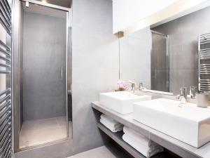 Appartements LivinParis - Luxury 3 Bedrooms Le Marais I : photos des chambres