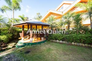 4 Bedroom Log Cabin in Camp John Hay Baguio