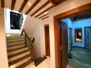 Hillside Crystal Villa