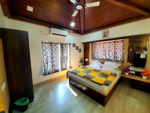 Hillside Crystal Villa