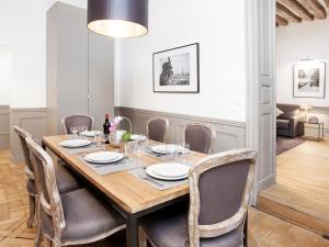 Appartements LivinParis - Luxury 2 Bedrooms Le Marais I : photos des chambres