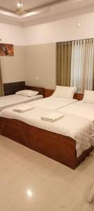 SAPPHIRE INN
