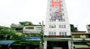 New Moon Hotel