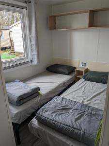 Campings ARDECHE, mobil home 6 personnes climatise : photos des chambres