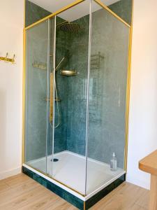 Appartements La Terrasse Enchantee, Romance, Cosy et Jacuzzi : photos des chambres