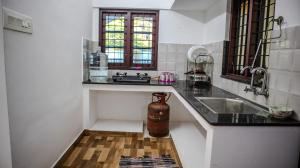 Bougainvillea Beach House - Cherai